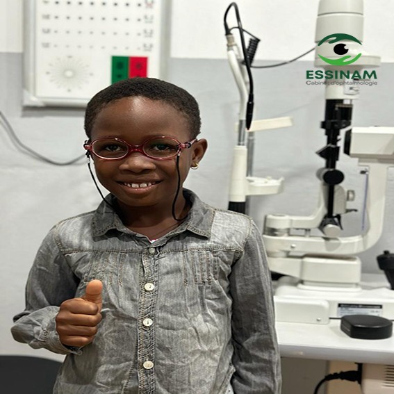 https://www.essinam.com/uploaded_file/files/img/news/enfant soulagé de son inconfort visuel